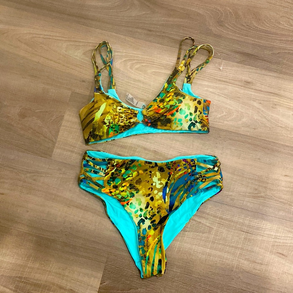 Beautiful two piece swimsuit from bebe